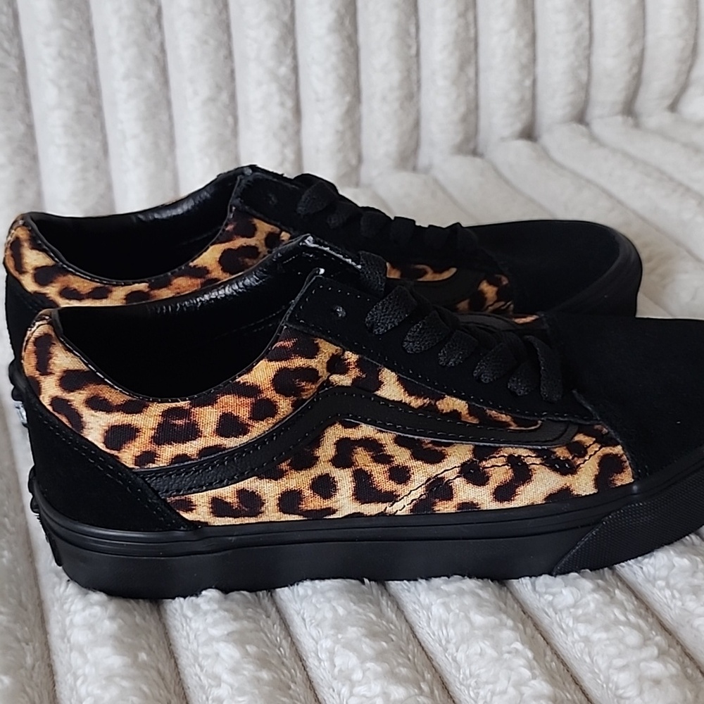 Vans Old Skool Leopard Print Low-Top Sneakers with Black  Accents - Picture 3 of 6